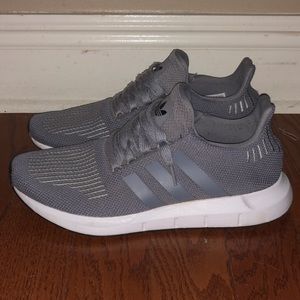 Adidas Swift Run